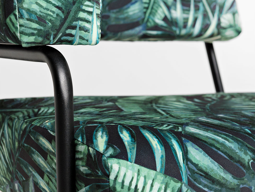 Fotelis SIMPLE - tropinės vibracijos(dar01), juodas