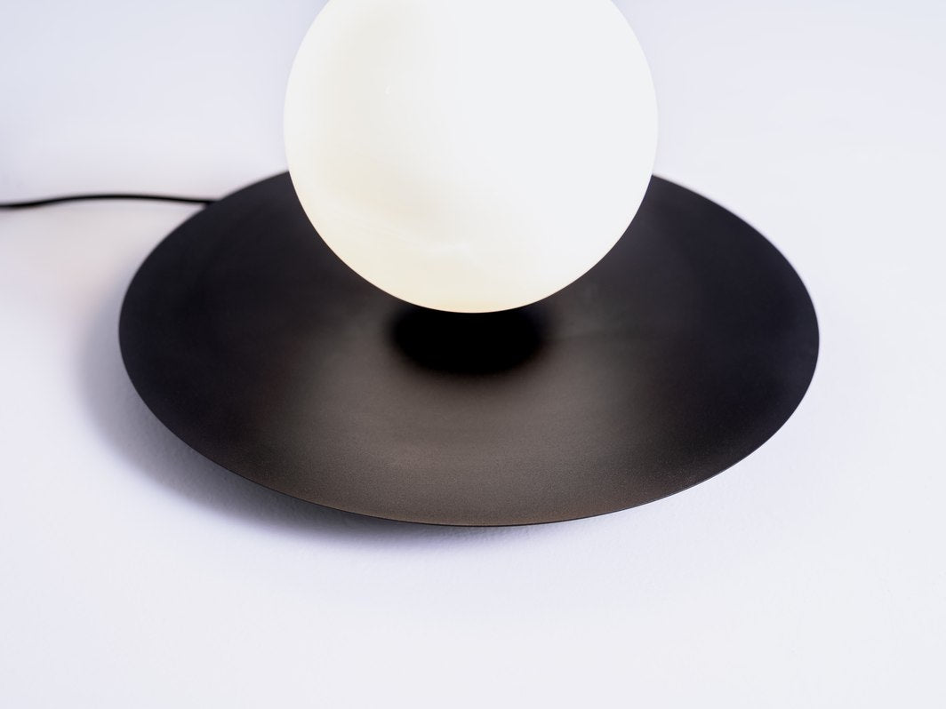 Stalinis šviestuvas SKIVA BALL M - juodas