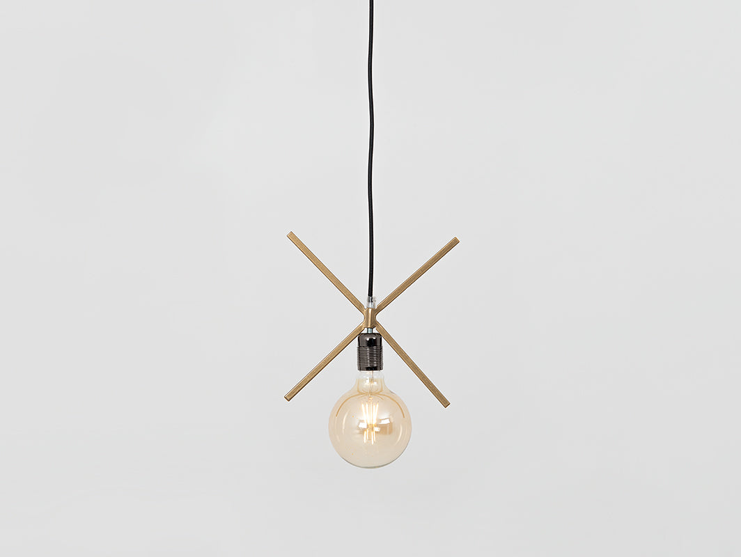 Pakabinamas šviestuvas XLAMP - auksinis