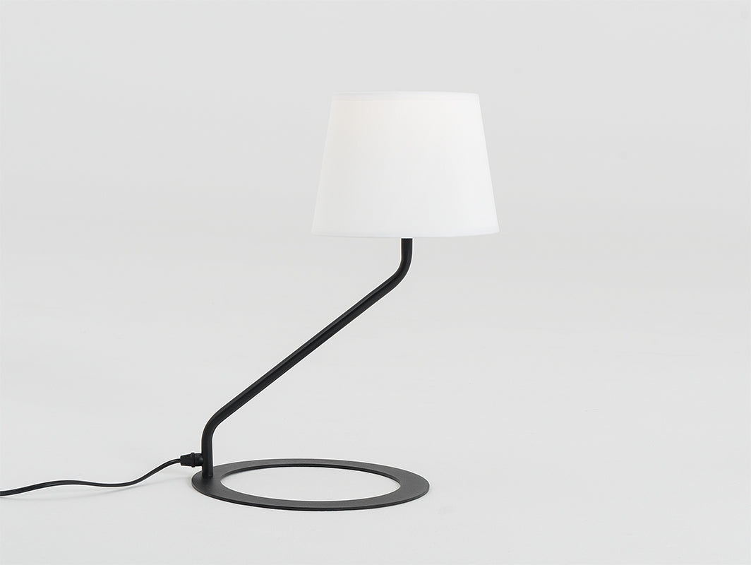 Stalinis šviestuvas SHADE TABLE- baltas gaubtas, juodas
