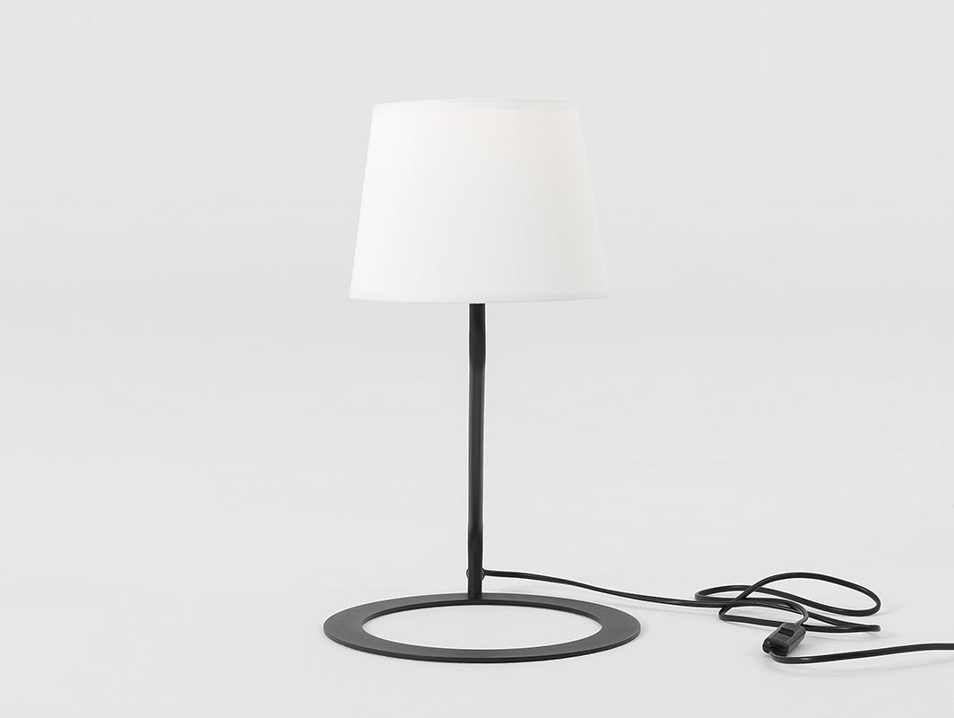 Stalinis šviestuvas SHADE TABLE- baltas gaubtas, juodas