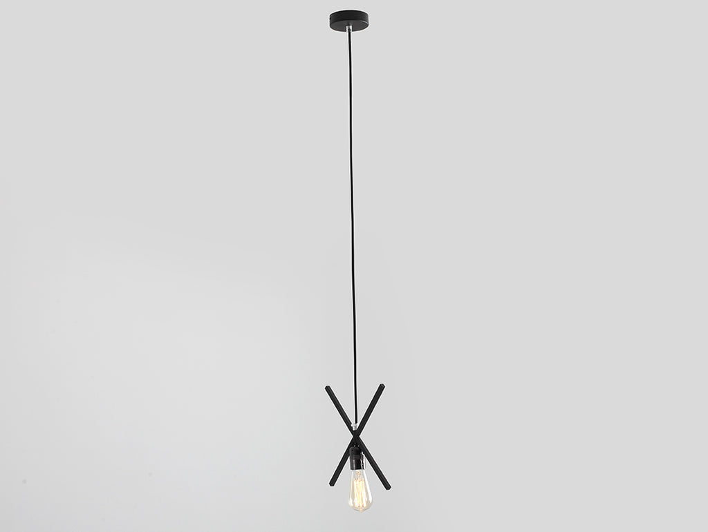 Pakabinamas šviestuvas XLAMP - juodas