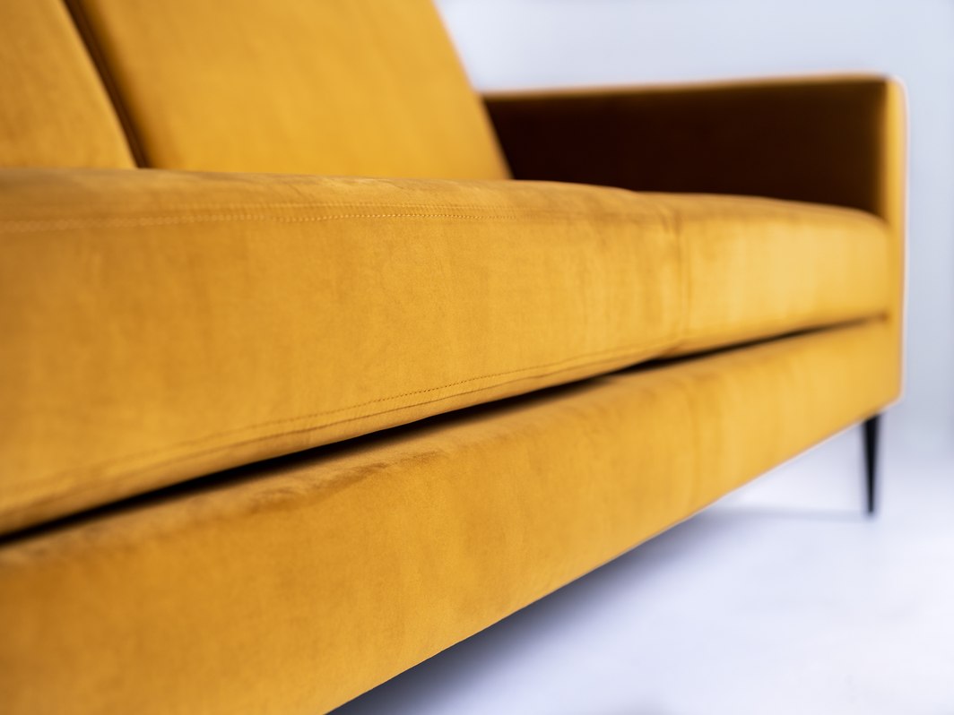 Trivietė sofa VERGAN - pasifloros vaisius(rv41), juoda