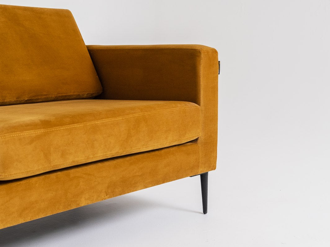 4-vietė sofa VERGAN - pasifloros vaisius(rv41), juoda