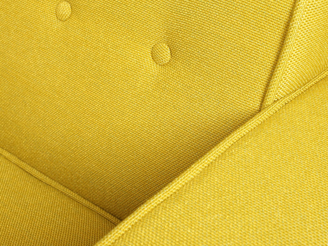 Trivietė sofa ZUGO - ciberžolė(1310), riešutas